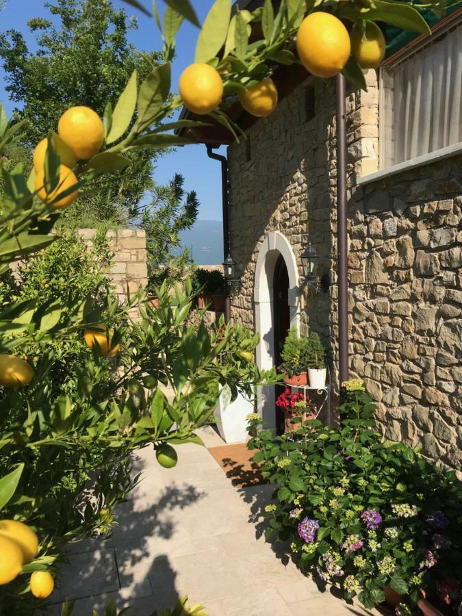 La Cascata Negli Ulivi Bed & Breakfast Toscolano Maderno Eksteriør bilde